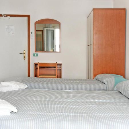 Hotel Exclusive In Pieno Centro - Nuova Gestione 2025 Риччоне Экстерьер фото