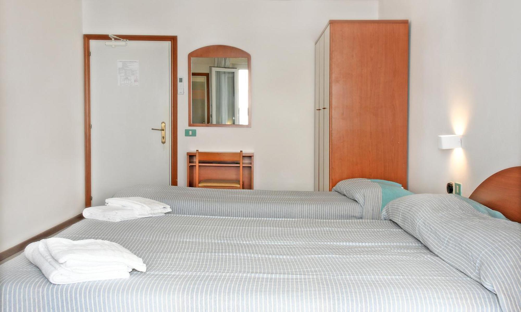 Hotel Exclusive In Pieno Centro - Nuova Gestione 2025 Риччоне Экстерьер фото